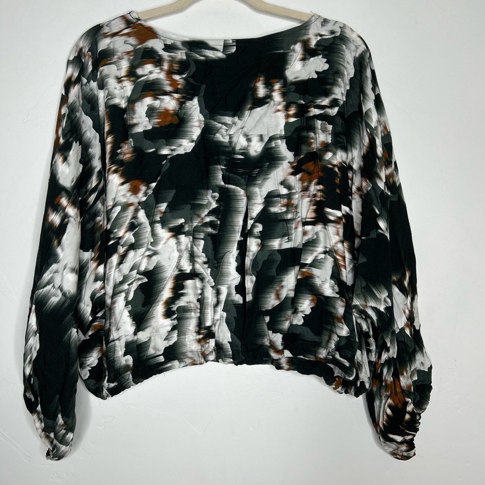 bryn Walker Abstract Boxy Blouse Size Medium Puff Sleeves Lagenlook Art to Wear - Picture 2 of 12